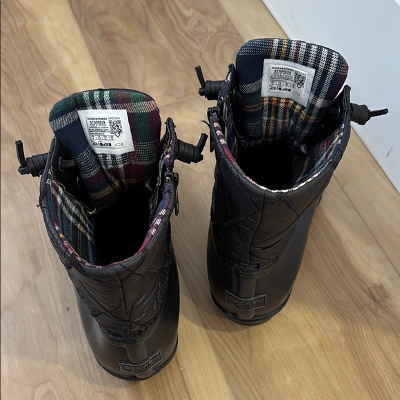 Sperry Black Quilted Boots - Picture 2 of 6